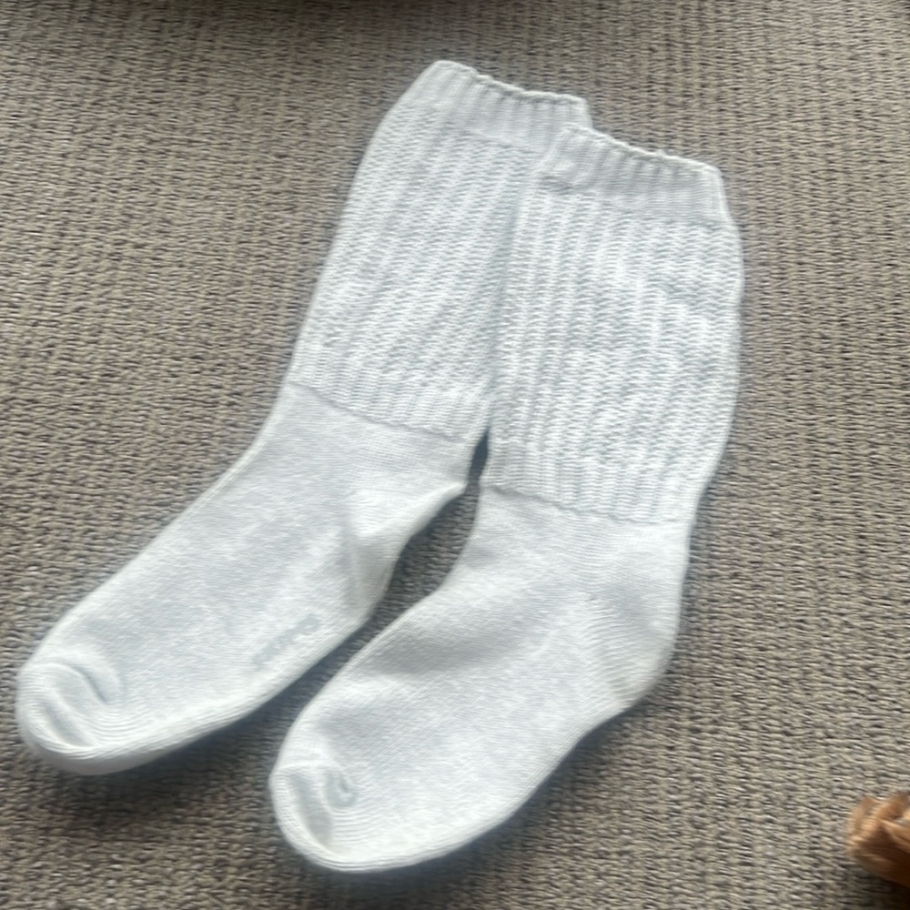 SKIMS Cream Hosiery Socks - Picture 4 of 5